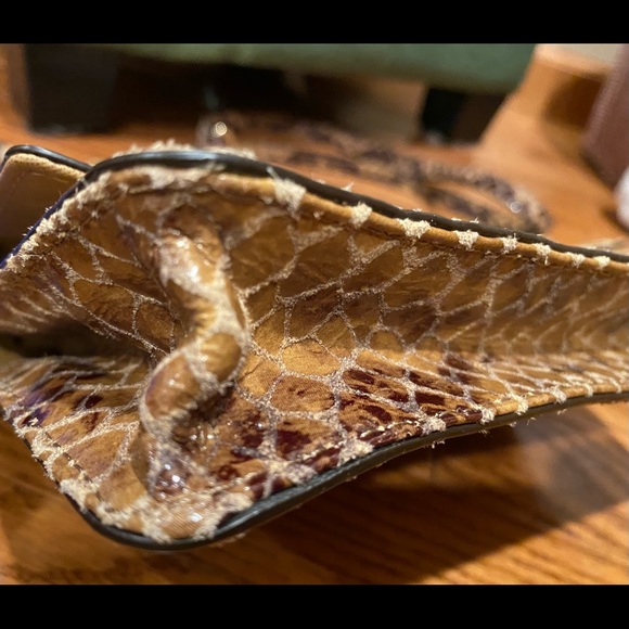 Michael Kors Crossbody - Picture 4 of 10